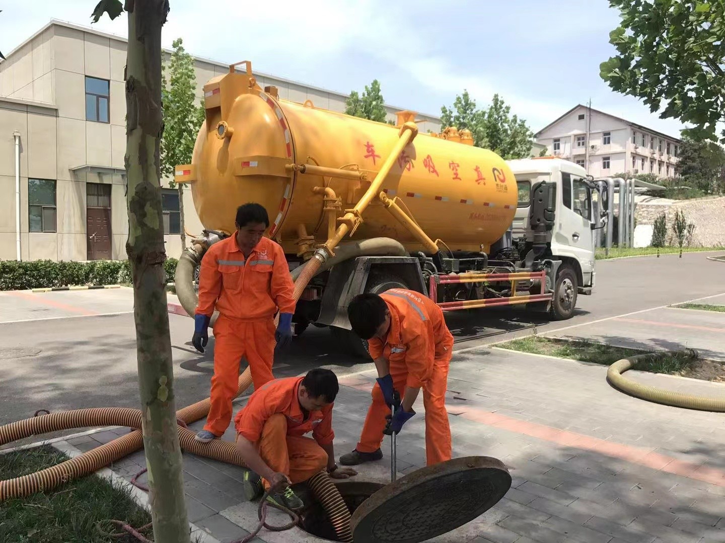 田林化粪池清理与5-8吨吸粪车施工效率分析